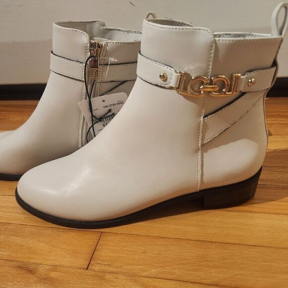 NWOB Liz Claiborne Ringwood Ankle Booties Boots Synthetic Size 6.5 White Memory - Picture 2 of 7